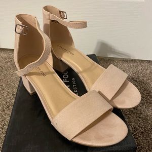 London Fog Sandal Block heel